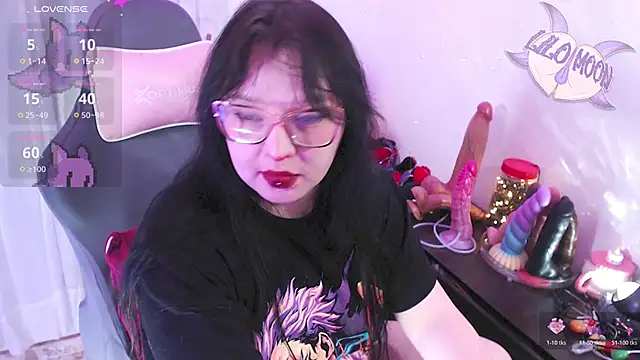 Snapshot of LiloMoon69 chatting on 04.21.26 LiloMoon69 online show from 04.21.26