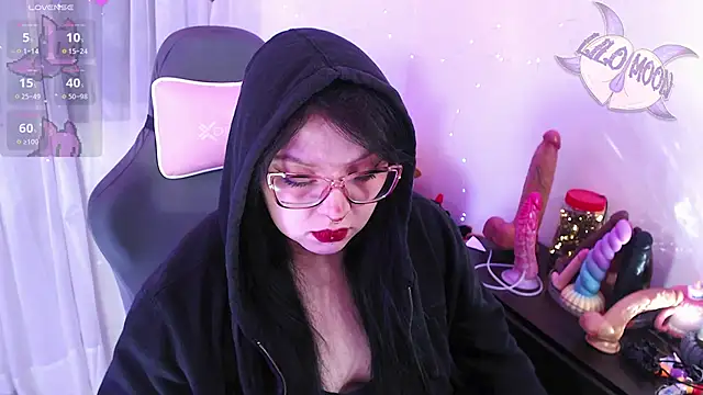 Snapshot of LiloMoon69 chatting on 04.22.26 LiloMoon69 online show from 04.22.26