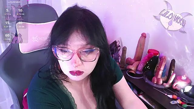 Snapshot of LiloMoon69 chatting on 05.04.26 LiloMoon69 online show from 05.04.26