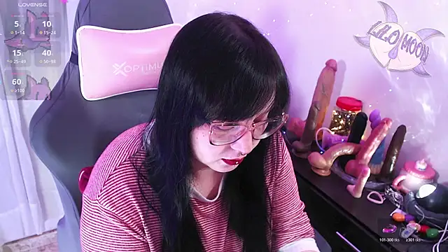 Snapshot of LiloMoon69 chatting on 05.12.26 LiloMoon69 online show from 05.12.26