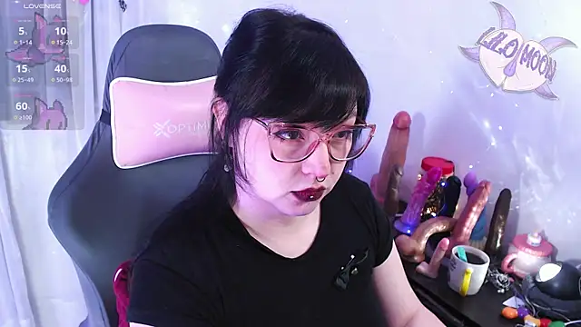 Snapshot of LiloMoon69 chatting on 05.15.26 LiloMoon69 online show from 05.15.26