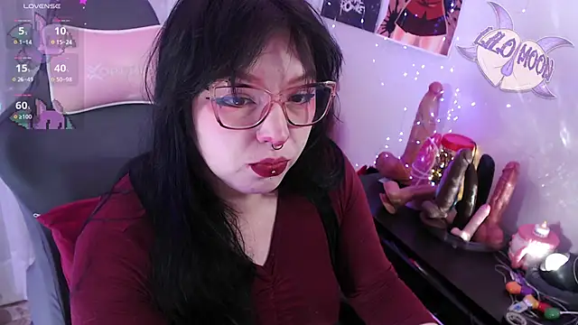 Snapshot of LiloMoon69 chatting on 05.24.26 LiloMoon69 online show from 05.24.26