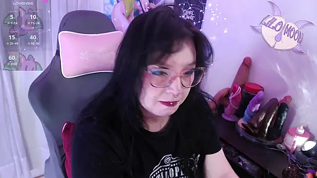 Snapshot of LiloMoon69 chatting on 05.31.26 LiloMoon69 online show from 05.31.26