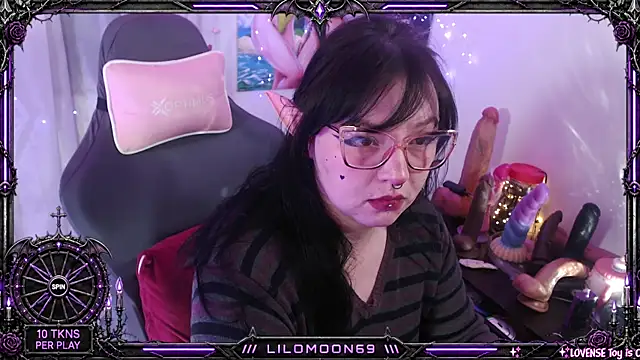 Snapshot of LiloMoon69 chatting on 06.11.26 LiloMoon69 online show from 06.11.26