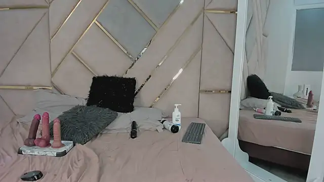 Daddysgirl1  online show from 01.28.25