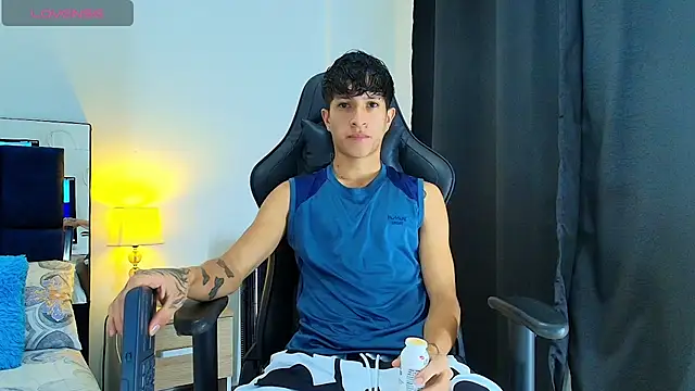 Snapshot of _CamiloBass chatting on 07.12.26 CamiloBass online show from 07.12.26