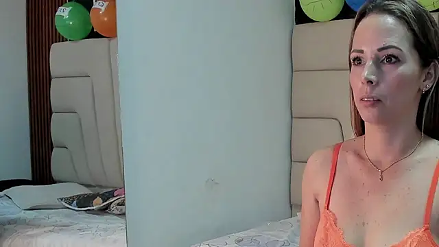 Snapshot of Milf_meli chatting on 03.07.25 Milf meli online show from 03.07.25