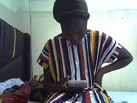 pretty vivy online show from 12.14.24