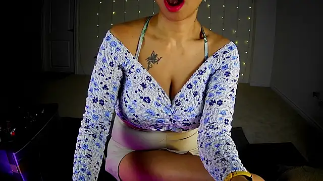 Snapshot of roma_indobong_temptress chatting on 02.19.26 roma indobong temptress online show from 02.19.26