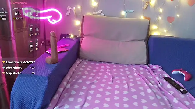 Snapshot of MilaaMilaa chatting on 02.13.25 MilaaMilaa online show from 02.13.25