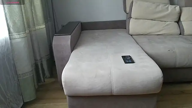 Snapshot of MilaaMilaa chatting on 10.06.25 MilaaMilaa online show from 10.06.25