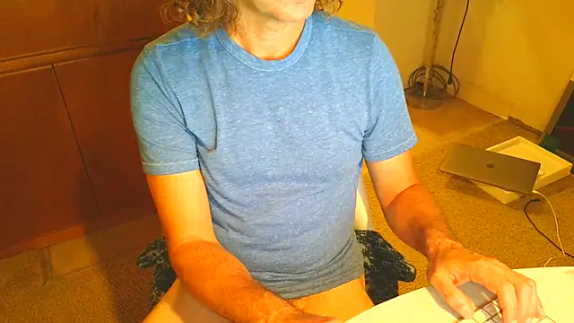 Snapshot of costanza7070 chatting on 04.25.26 costanza7070 online show from 04.25.26