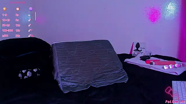 Piggy Eddy online show from 04.11.26