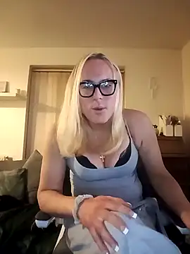 Connie Pepper online show from 02.23.25