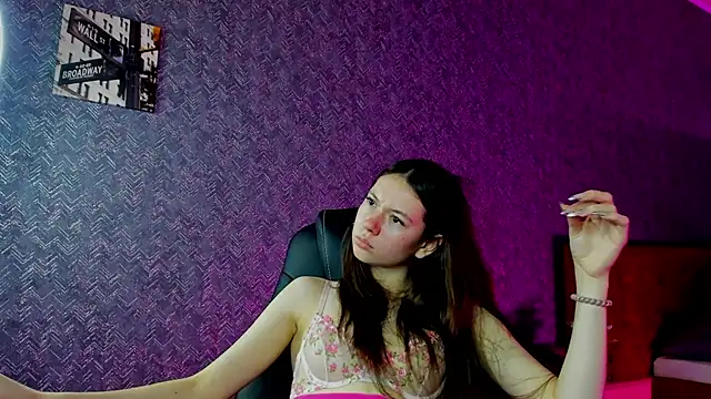 Nicole Charm online show from 12.07.24