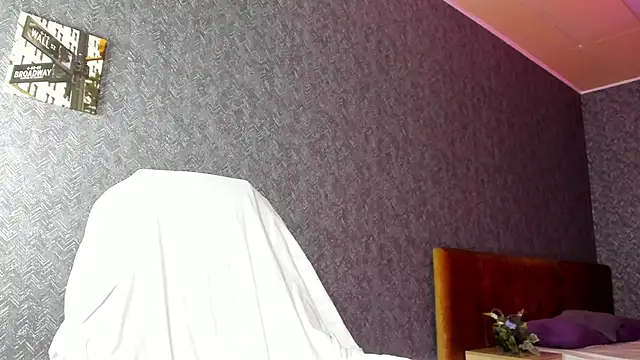 Nicole Charm online show from 12.25.24