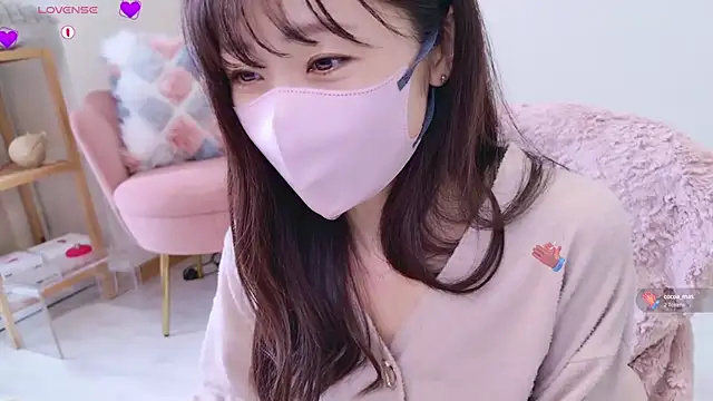 Snapshot of meg_0901 chatting on 03.15.25 meg 0901 online show from 03.15.25