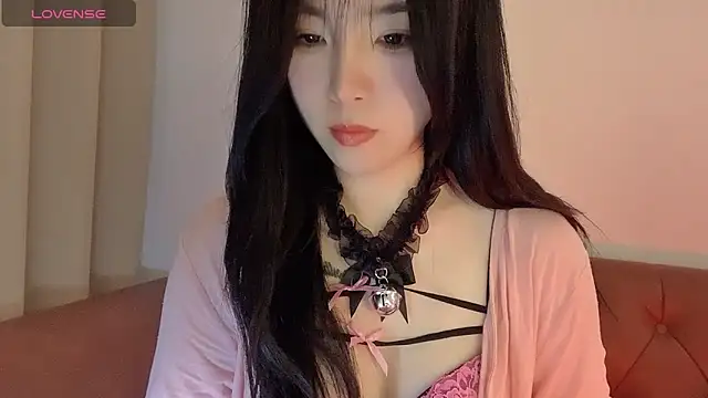 NickiBloom online show from 01.14.25