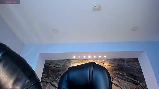 Snapshot of NatyFerrer_ chatting on 12.29.24 NatyFerrer  online show from 12.29.24