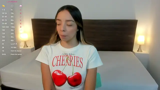 AliceRoss0 online show from 03.17.25