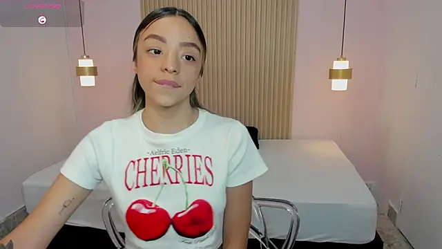 AliceRoss0 online show from 04.13.26