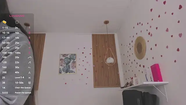 TiffanyWright online show from 04.06.26