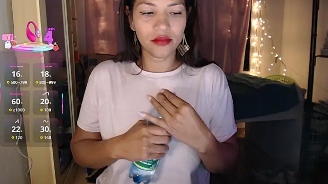 makennaa  online show from 10.15.25