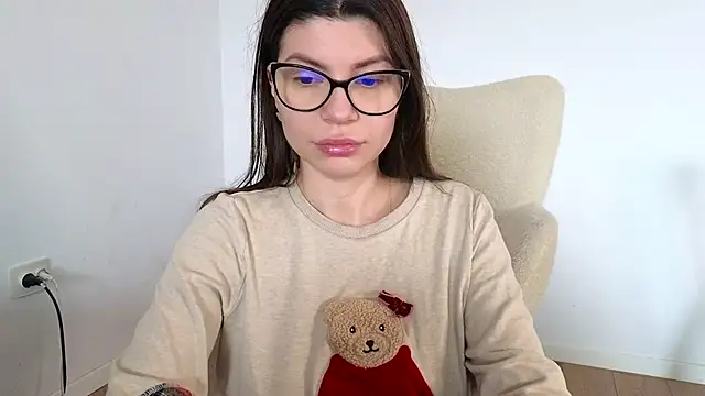 Jullyenn3 online show from 02.16.25