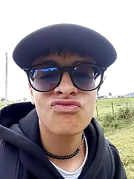 Cuervo maniaco online show from 02.21.25