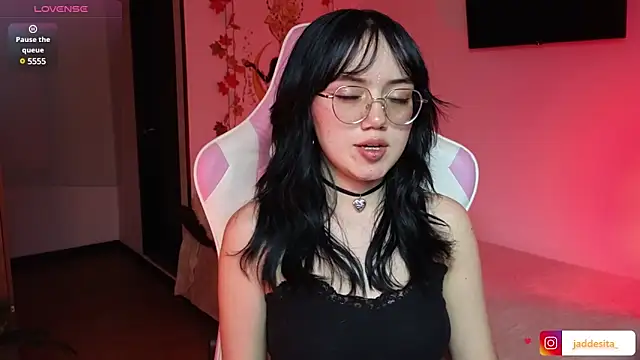 Snapshot of suzumi__ chatting on 12.03.24 suzumi online show from 12.03.24
