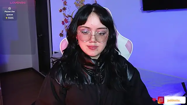 Snapshot of suzumi__ chatting on 01.05.25 suzumi online show from 01.05.25