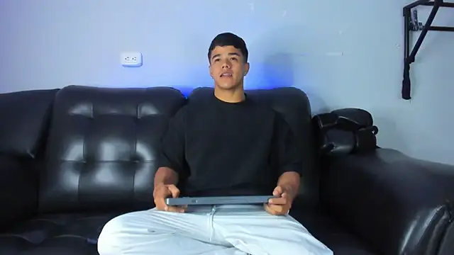 Snapshot of Rob_saenz_ chatting on 02.06.25 Rob saenz online show from 02.06.25