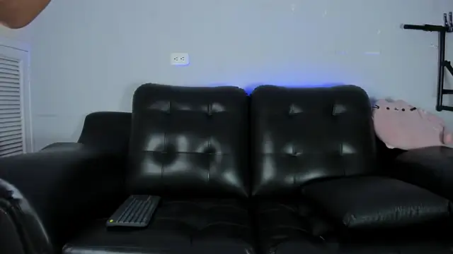Snapshot of Rob_saenz_ chatting on 02.27.25 Rob saenz online show from 02.27.25