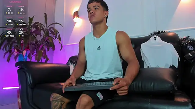 Rob saenz  online show from 10.31.25