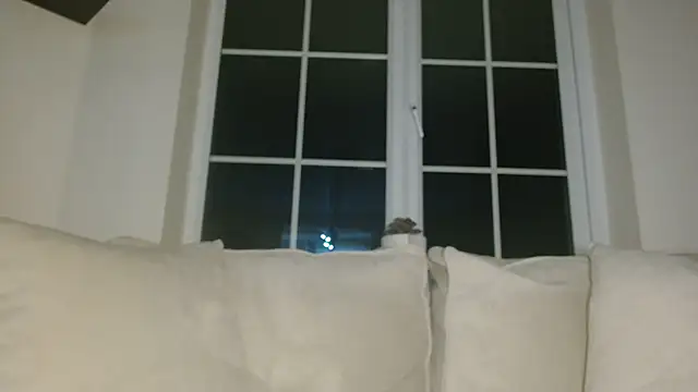 UKSYDNEYFOX online show from 01.10.25