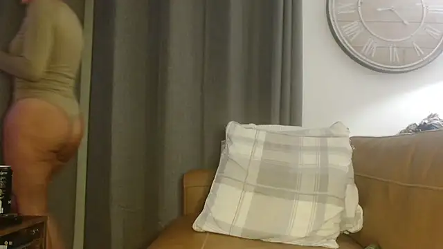 UKSYDNEYFOX online show from 01.23.25