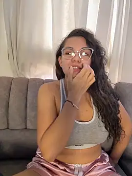 Snapshot of eva_y_marcelo chatting on 11.11.25 eva y marcelo online show from 11.11.25