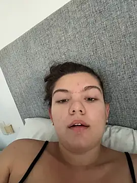 Snapshot of eva_y_marcelo chatting on 12.05.25 eva y marcelo online show from 12.05.25