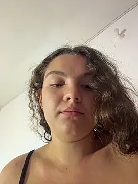 Snapshot of eva_y_marcelo chatting on 12.22.25 eva y marcelo online show from 12.22.25