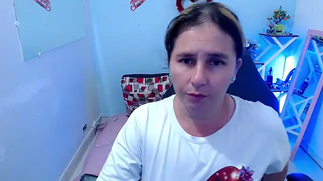 victoria jones online show from 03.05.26