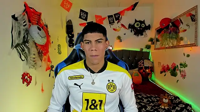 Damian latinxxx online show from 10.27.25