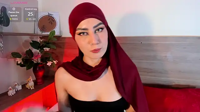 Snapshot of fatimarab chatting on 05.26.26 fatimarab online show from 05.26.26