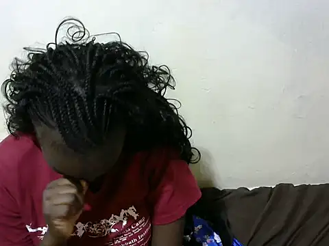 Snapshot of Thicky_kyla chatting on 10.08.25 Thicky kyla online show from 10.08.25