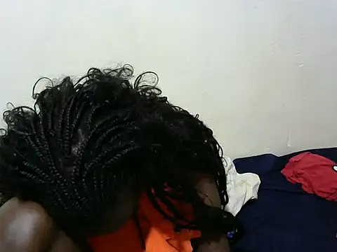 Snapshot of Thicky_kyla chatting on 10.24.25 Thicky kyla online show from 10.24.25