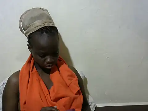 Snapshot of Thicky_kyla chatting on 11.10.25 Thicky kyla online show from 11.10.25