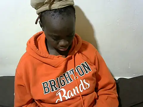 Snapshot of Thicky_kyla chatting on 11.28.25 Thicky kyla online show from 11.28.25