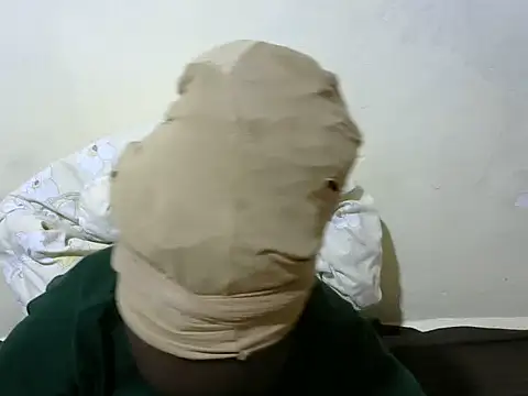 Snapshot of Thicky_kyla chatting on 12.04.25 Thicky kyla online show from 12.04.25