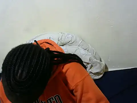 Snapshot of Thicky_kyla chatting on 12.15.25 Thicky kyla online show from 12.15.25