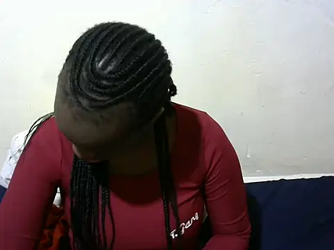 Snapshot of Thicky_kyla chatting on 12.20.25 Thicky kyla online show from 12.20.25