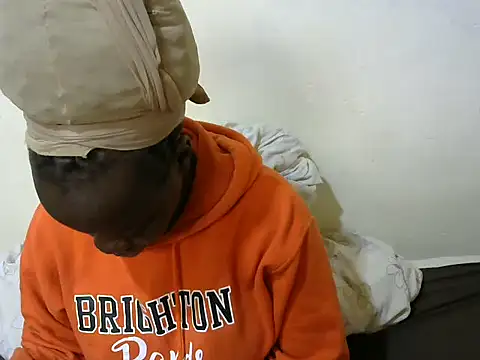 Snapshot of Thicky_kyla chatting on 01.07.26 Thicky kyla online show from 01.07.26